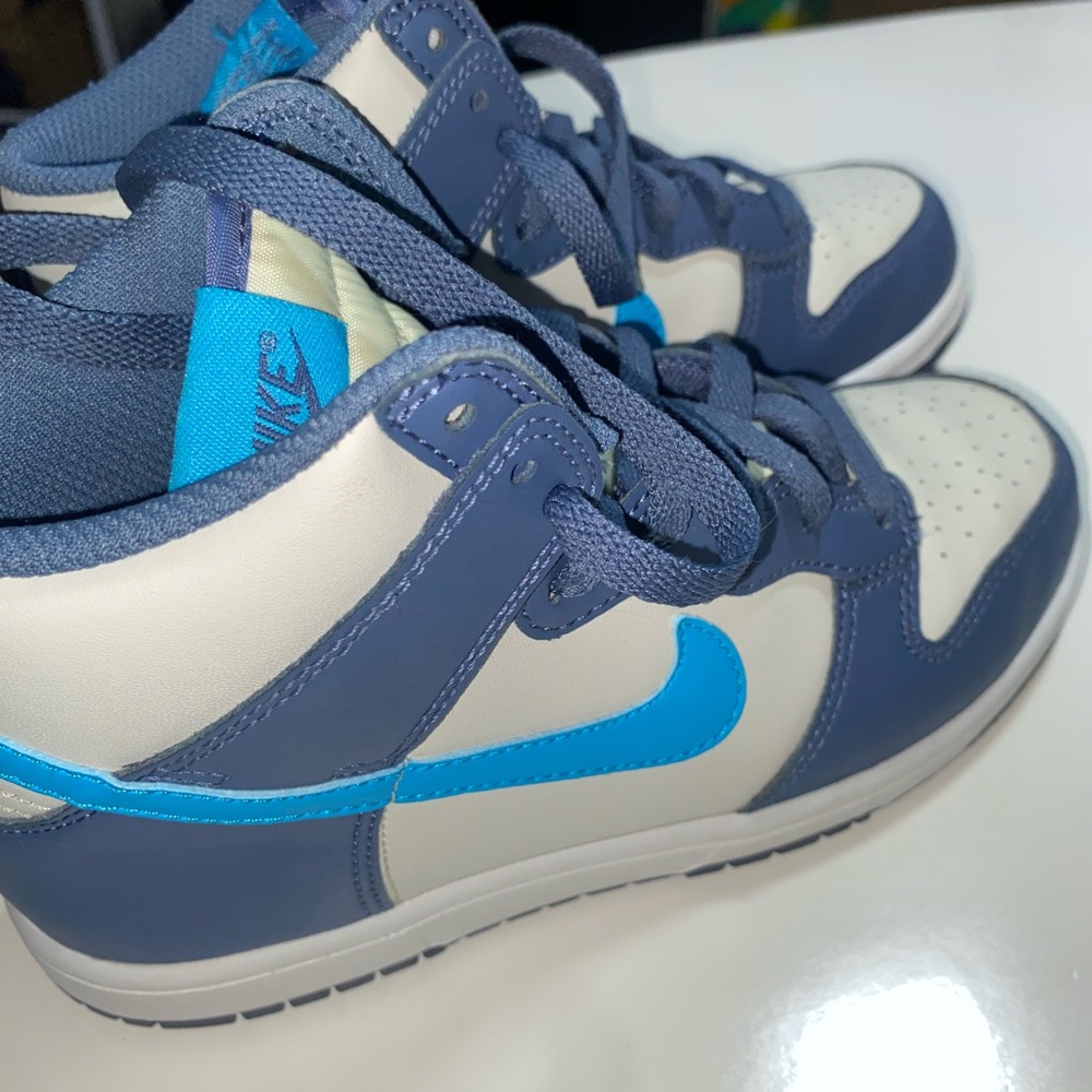 Nike Blue and White Sneakers Classic Design